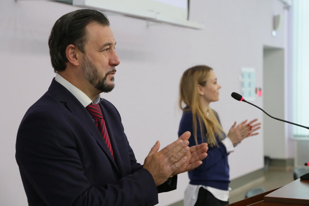 Чтобы финансы не пели романсы