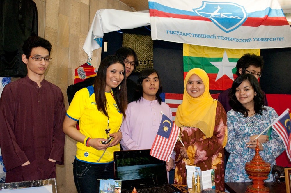 Все флаги в гости к нам!