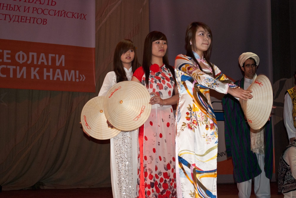 Все флаги в гости к нам!