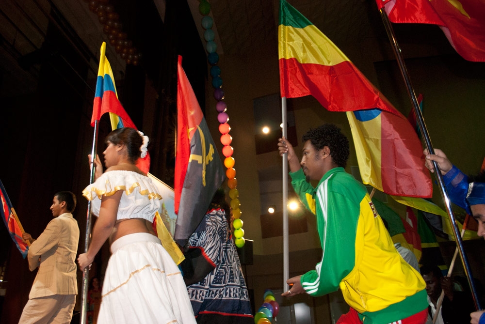 Все флаги в гости к нам!