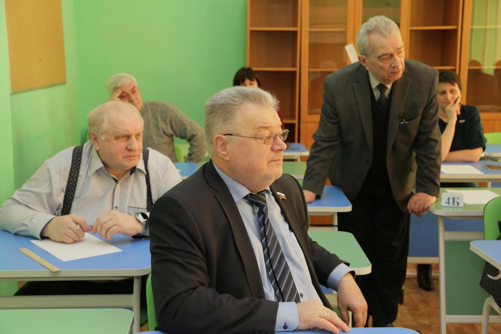 Ректоры сдают ЕГЭ