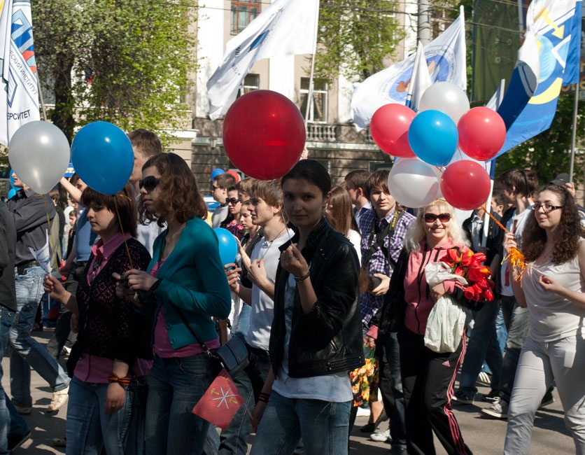 Фоторепортаж. Шествие по проспекту Ленина. День Победы