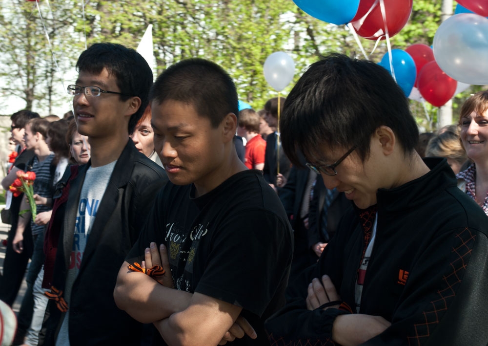 Фоторепортаж. Шествие по проспекту Ленина. День Победы