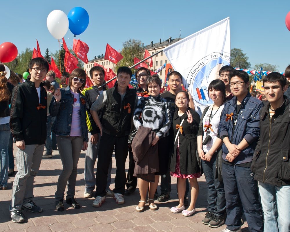 Фоторепортаж. Шествие по проспекту Ленина. День Победы