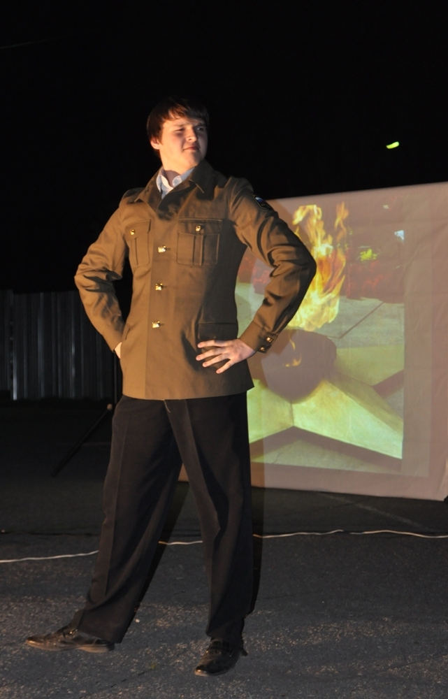 Свет в окнах, огонь в гильзах, пламя в сердцах