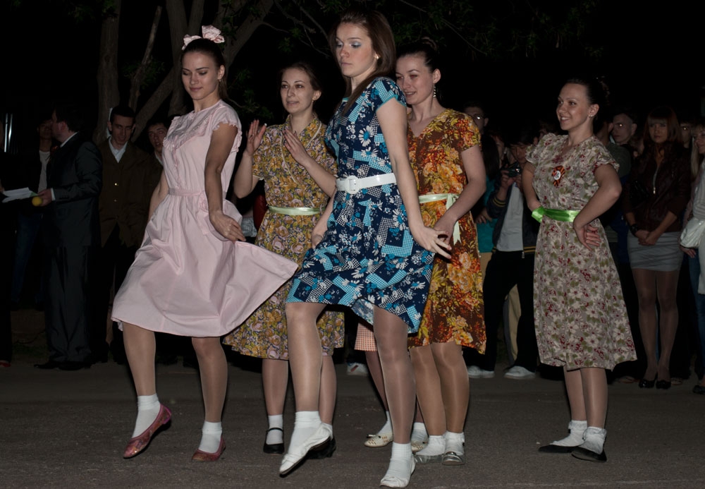 Свет в окнах, огонь в гильзах, пламя в сердцах