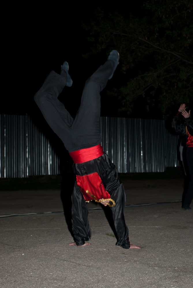 Свет в окнах, огонь в гильзах, пламя в сердцах