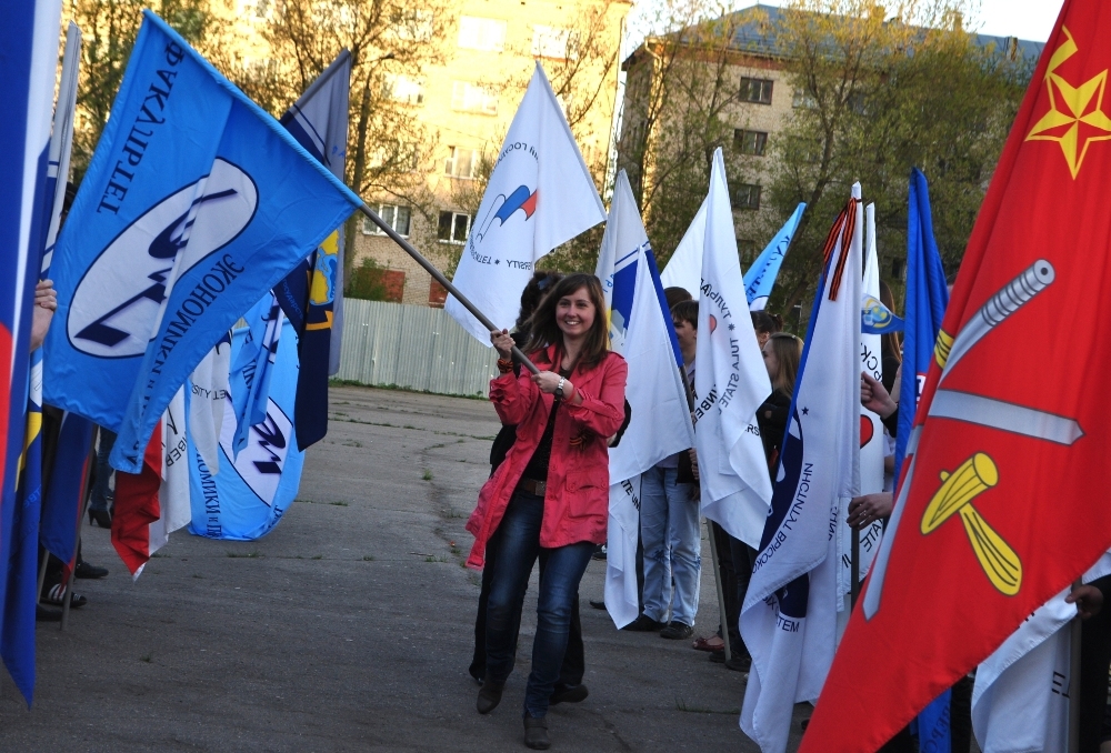 Свет в окнах, огонь в гильзах, пламя в сердцах