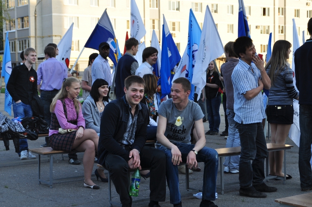 Свет в окнах, огонь в гильзах, пламя в сердцах