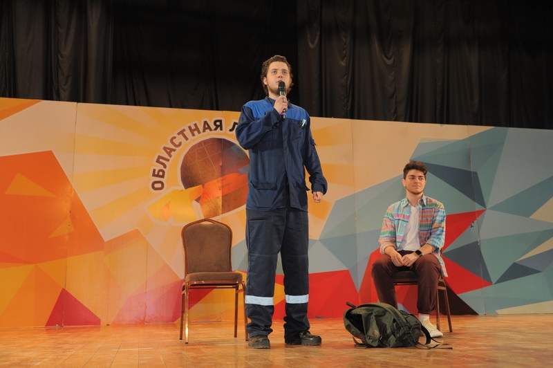 Никто не вылетел, но может