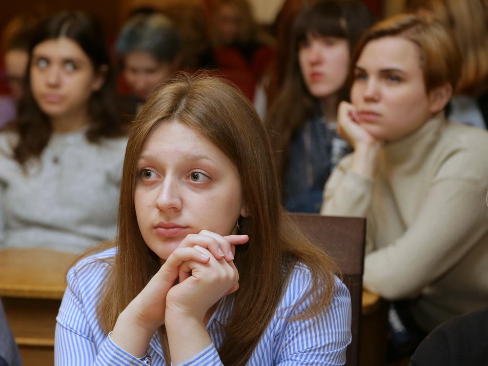 Гуманитарные и социально-экономические науки XXI века: от «курицы» до мемов       