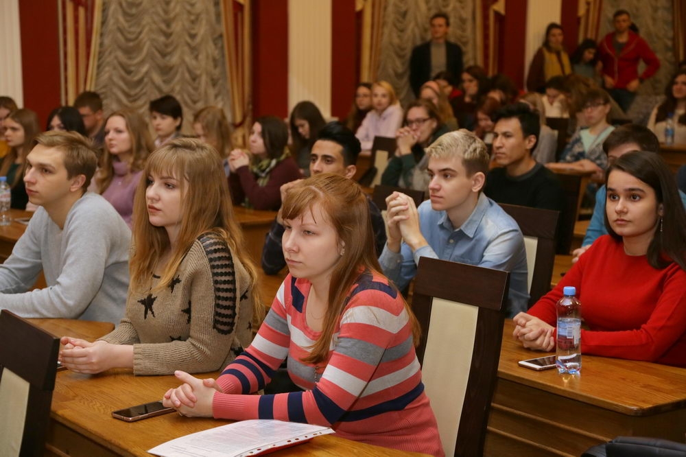 Гуманитарные и социально-экономические науки XXI века: от «курицы» до мемов       