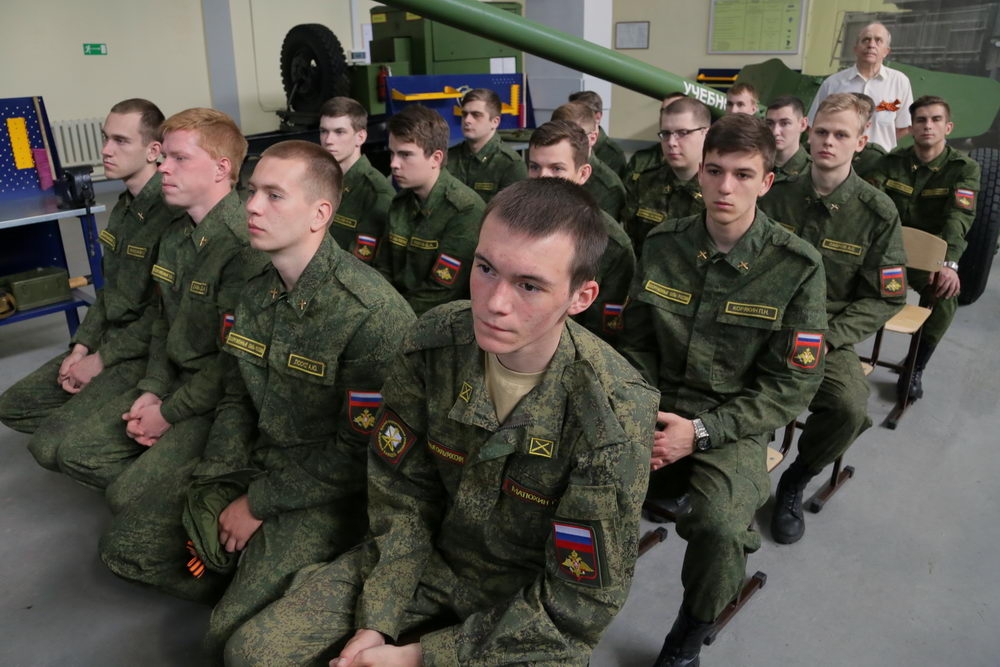 Когда поют курсанты