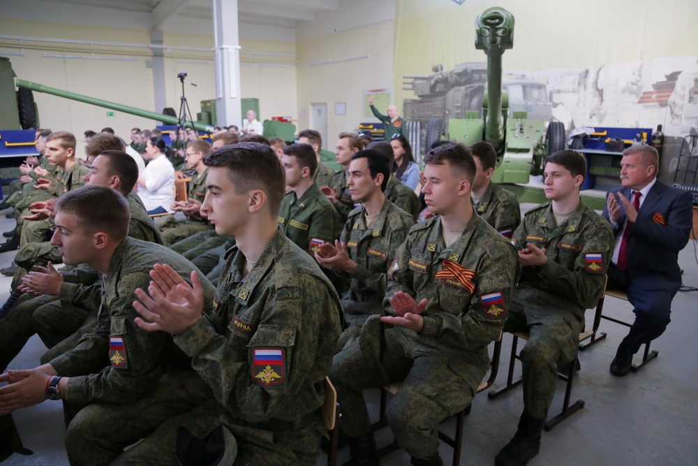 Когда поют курсанты