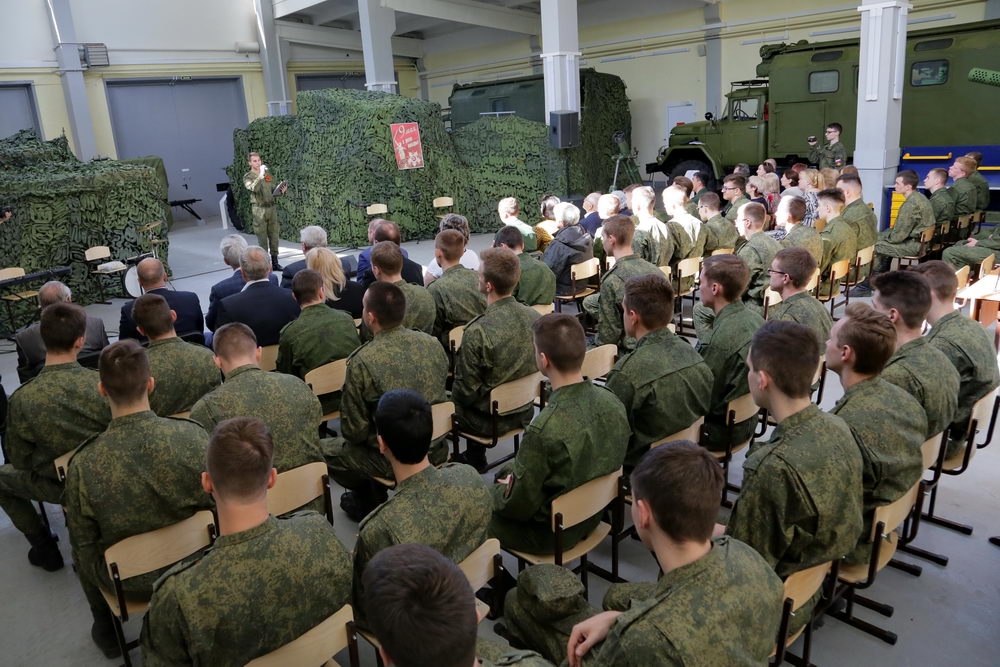 Когда поют курсанты