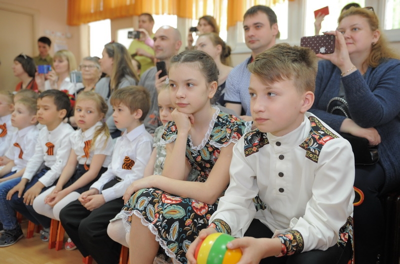 «Мне в холодной землянке тепло от моей негасимой любви»            