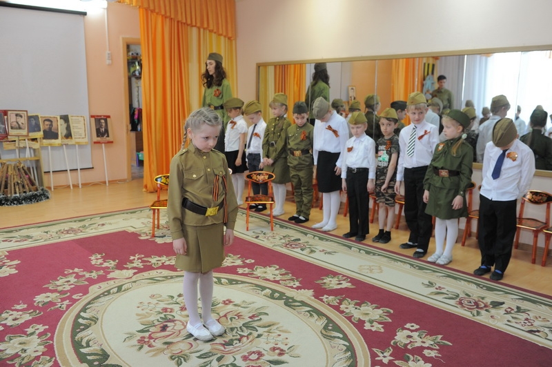 «Мне в холодной землянке тепло от моей негасимой любви»            