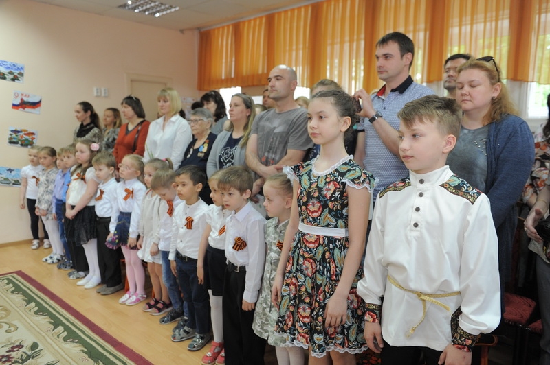 «Мне в холодной землянке тепло от моей негасимой любви»            