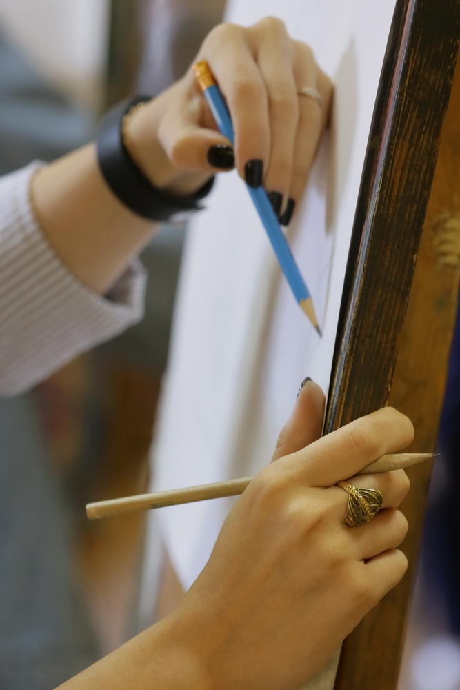 Абитуриенты ТулГУ рисуют экзамены