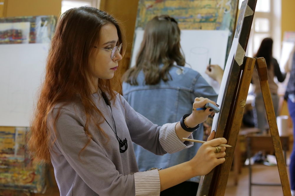 Абитуриенты ТулГУ рисуют экзамены