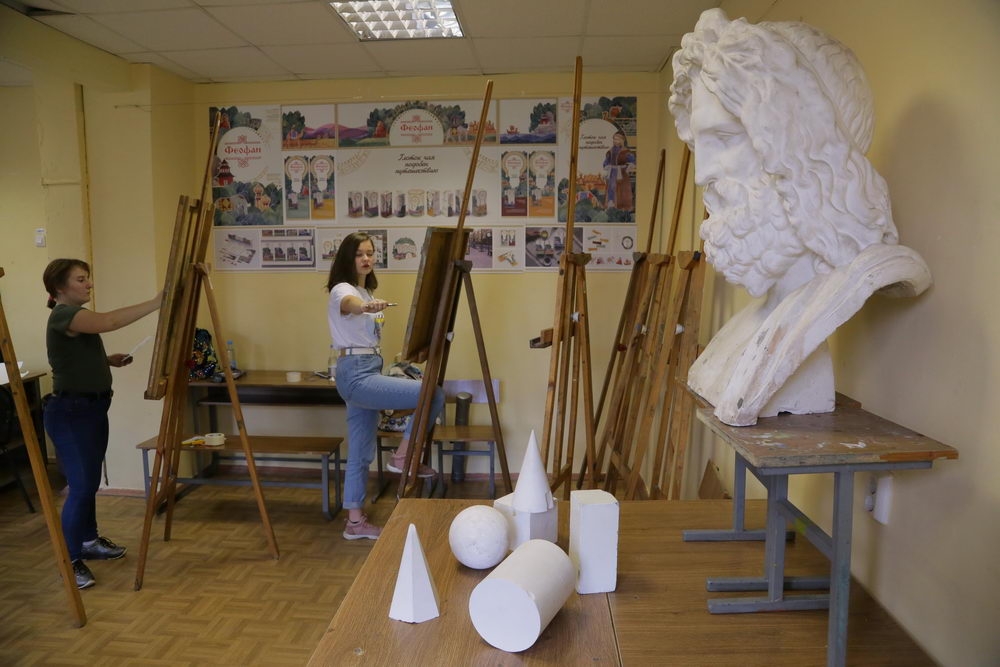 Абитуриенты ТулГУ рисуют экзамены