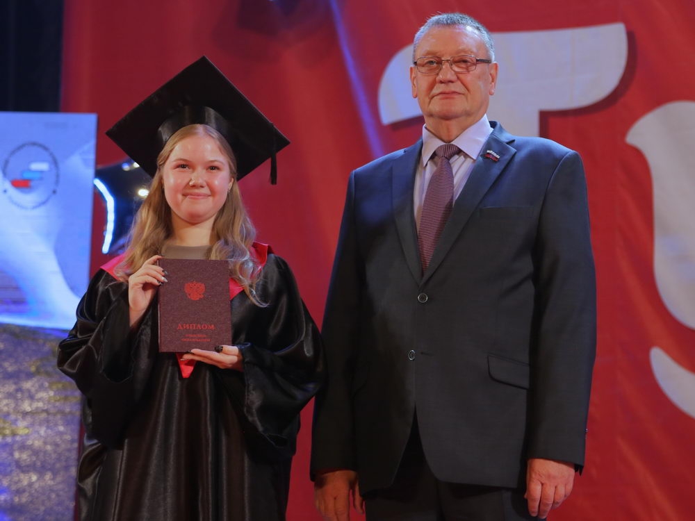 «Вы нужны родному краю! Вам всегда рады на наших, тульских предприятиях»