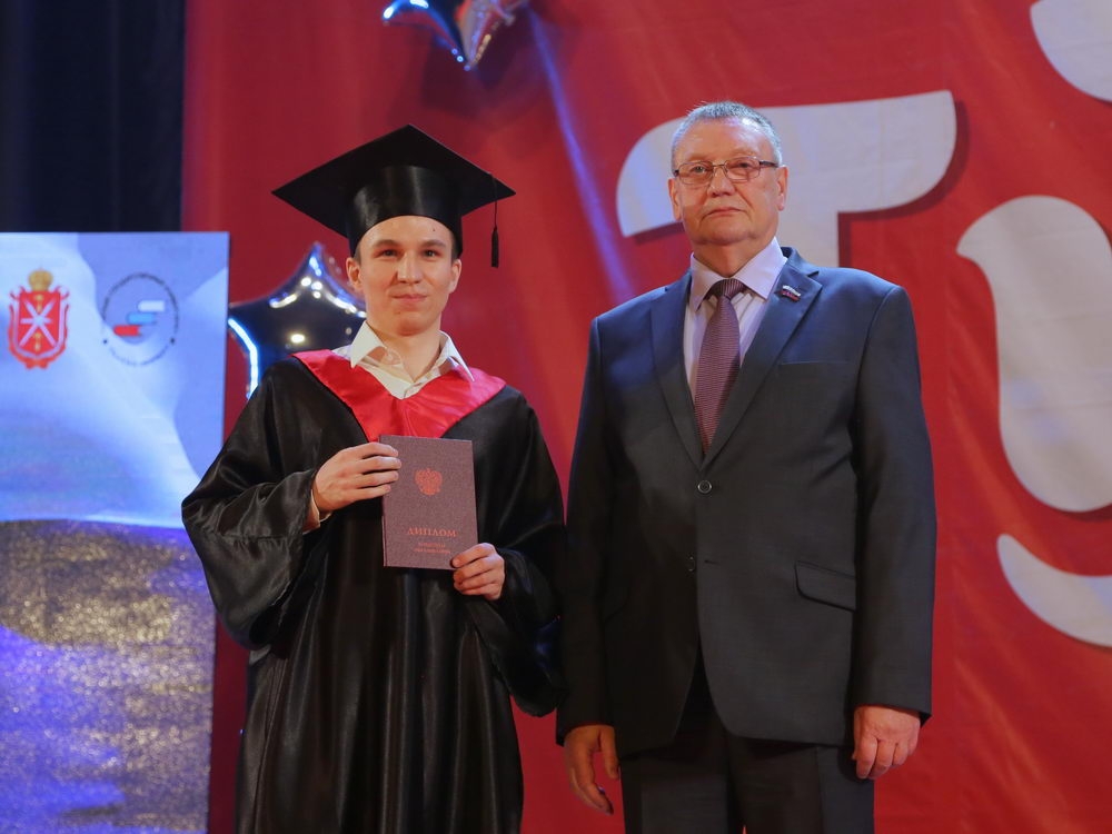 «Вы нужны родному краю! Вам всегда рады на наших, тульских предприятиях»