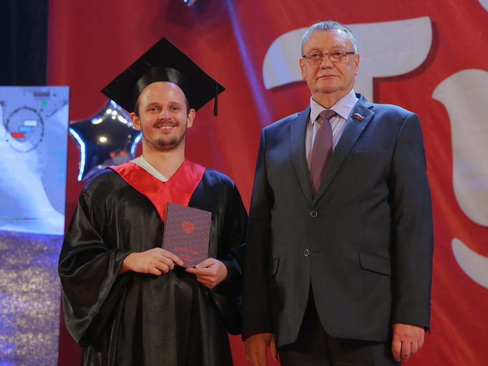 «Вы нужны родному краю! Вам всегда рады на наших, тульских предприятиях»