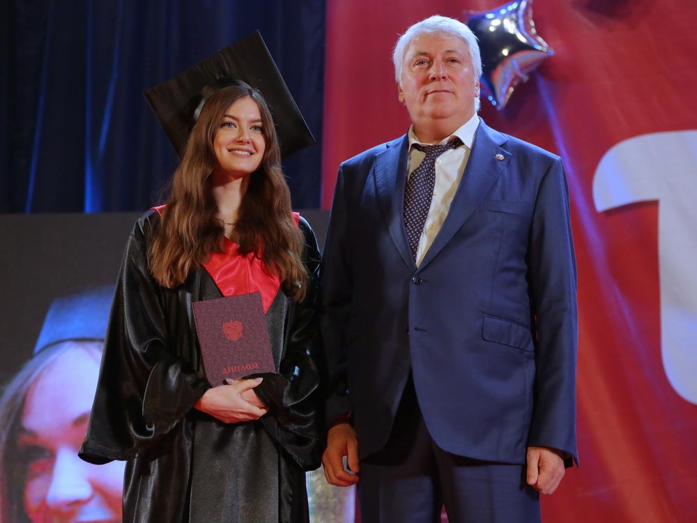 «Вы нужны родному краю! Вам всегда рады на наших, тульских предприятиях»