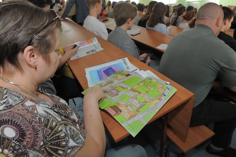 Переводить видеоигры, помогать людям и говорить правду