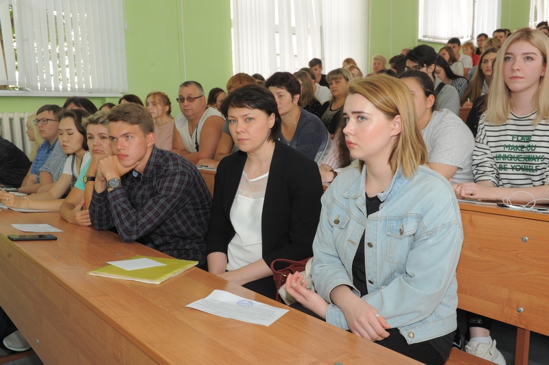 Переводить видеоигры, помогать людям и говорить правду