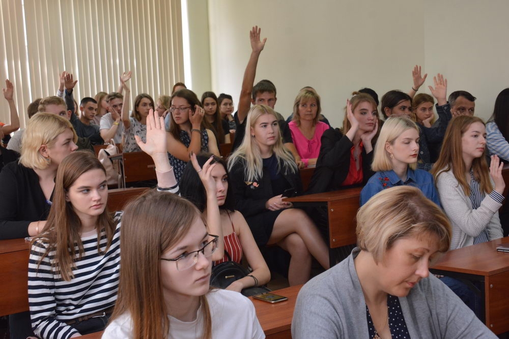 Их манит спорт, туризм влечёт и педагогика зовёт