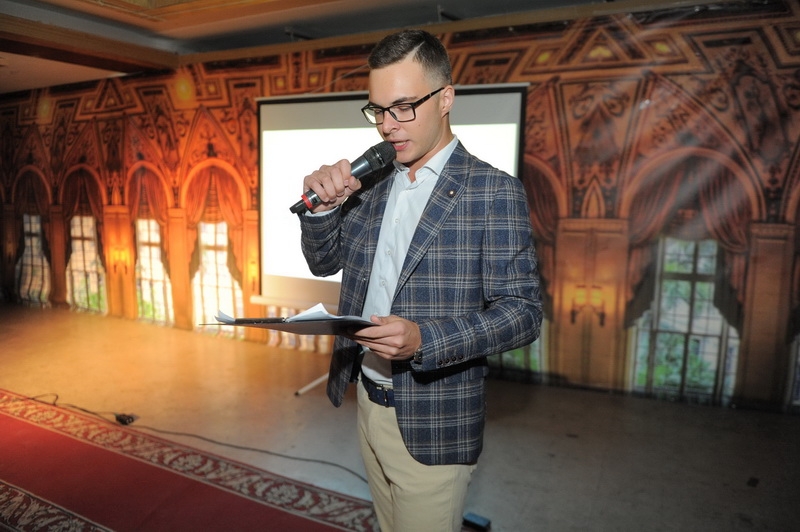 Атланты лингвистики