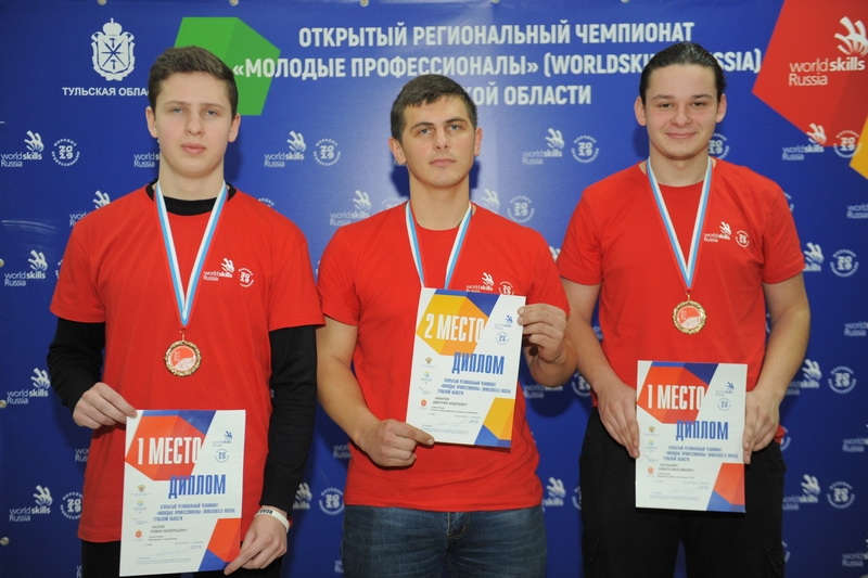 Профессионалы: молодые и настоящие