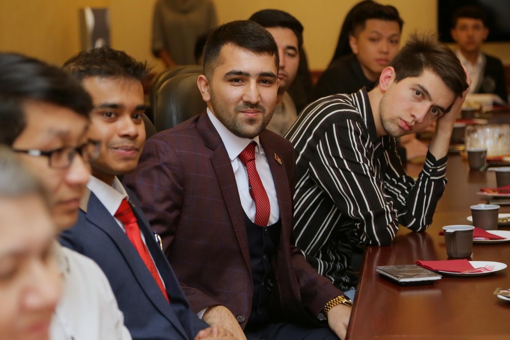 Чай с ароматом дружбы и взаимопонимания