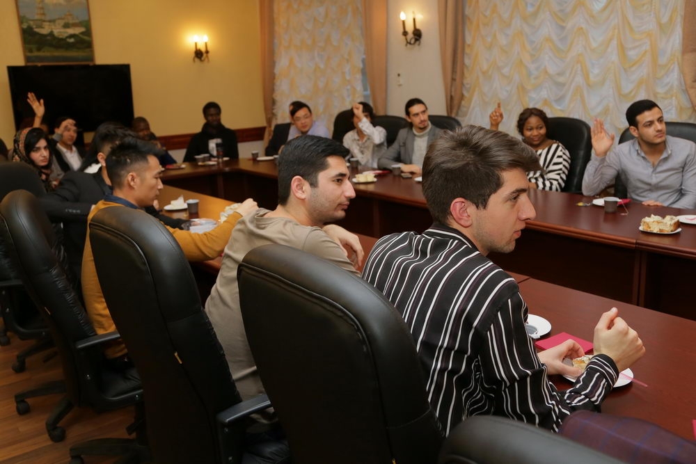 Чай с ароматом дружбы и взаимопонимания