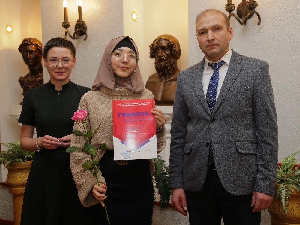 Чай с ароматом дружбы и взаимопонимания