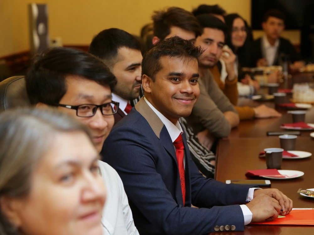 Чай с ароматом дружбы и взаимопонимания