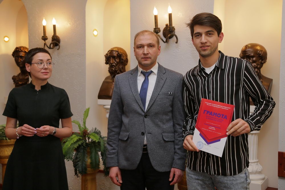 Чай с ароматом дружбы и взаимопонимания