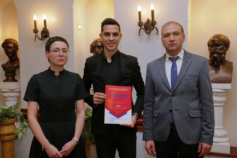 Чай с ароматом дружбы и взаимопонимания