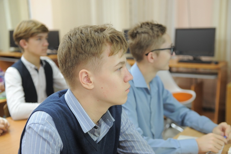 Физмат школа научит программировать