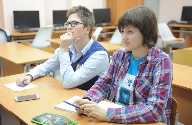 Физмат школа научит программировать