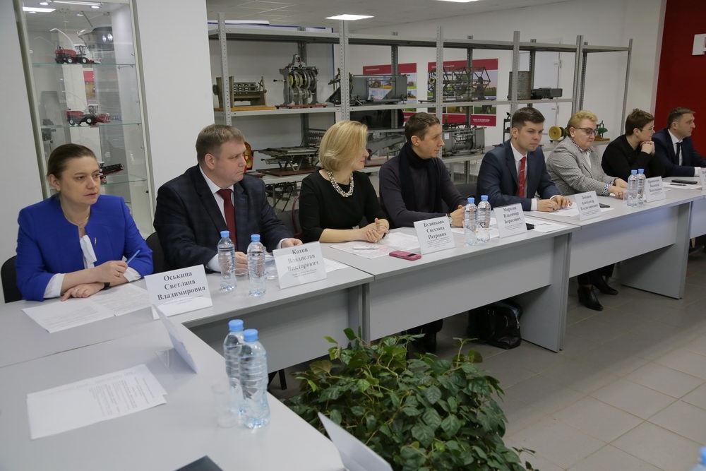 Образовательному процессу — модернизация. Выпускникам — трудоустройство. 