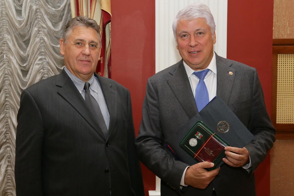 Награды за заслуги и труд