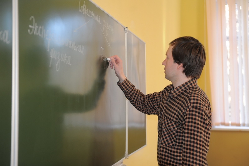 Старшеклассники, готовьтесь к экзамену по физике в ТулГУ!     