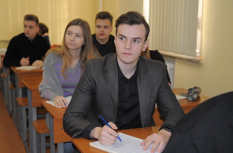 Старшеклассники, готовьтесь к экзамену по физике в ТулГУ!     