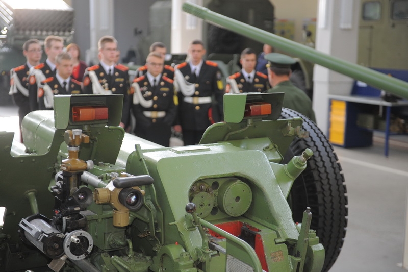 Из кадетов — в студенты и курсанты    