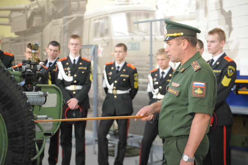 Из кадетов — в студенты и курсанты    