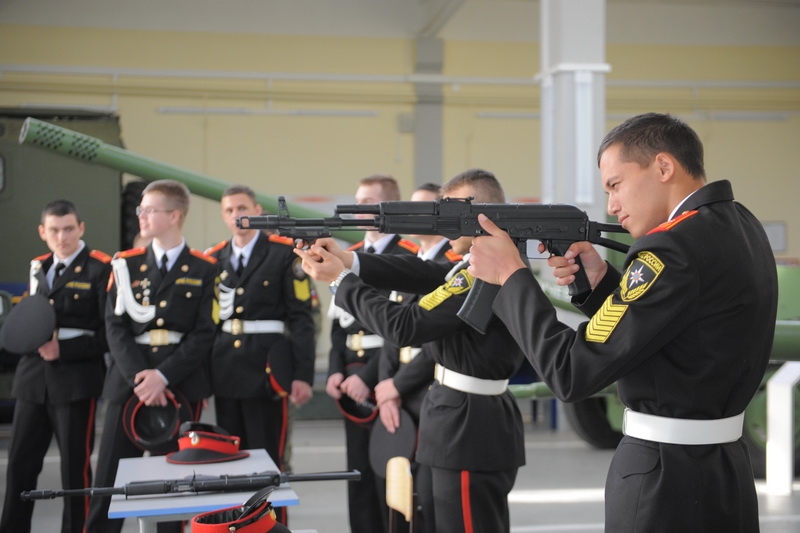 Из кадетов — в студенты и курсанты    