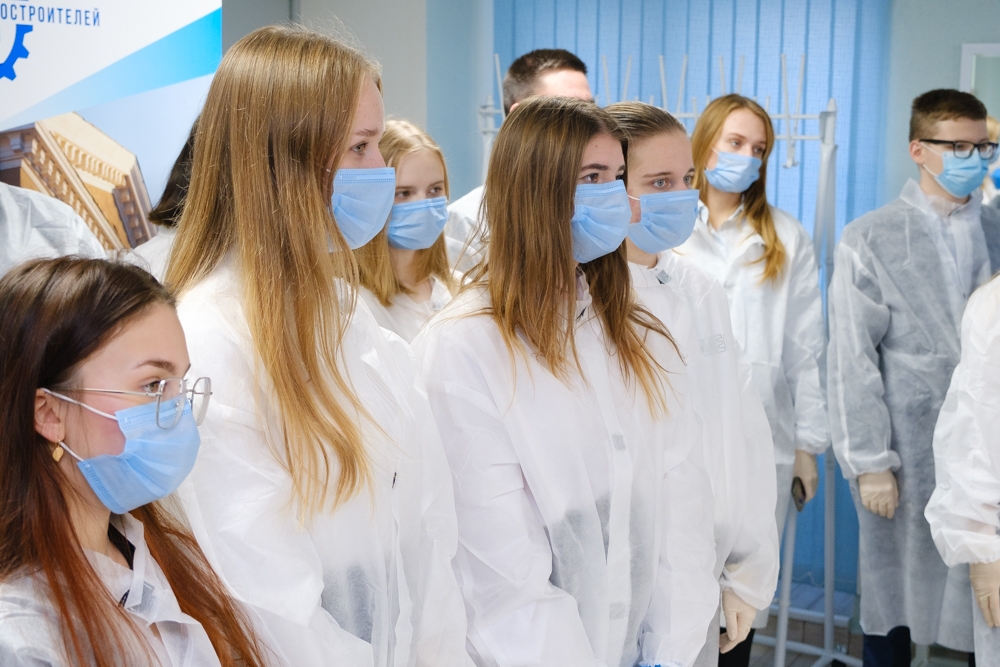  Быть готовыми помогать людям